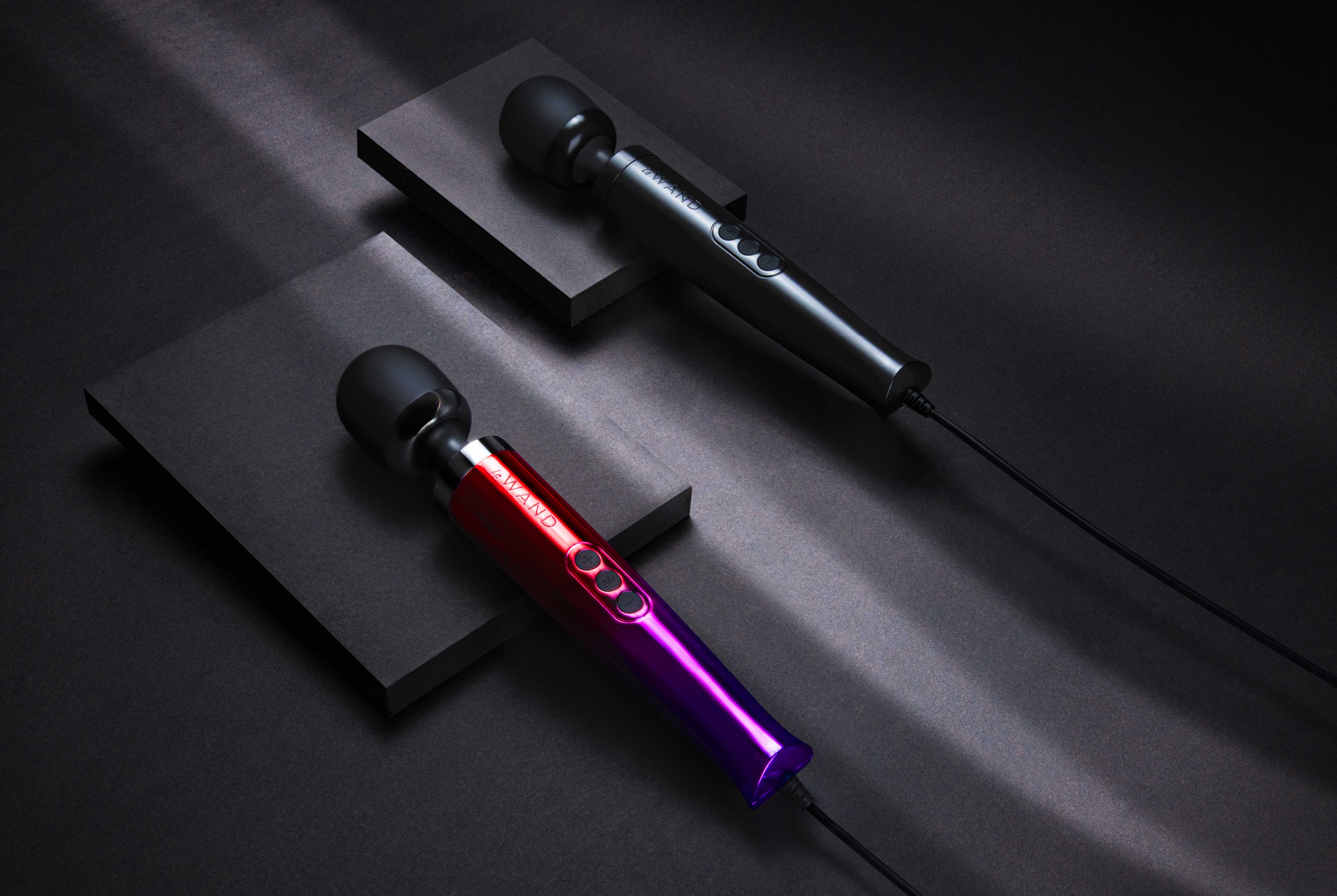 Le Wand Plug-In massager ombre